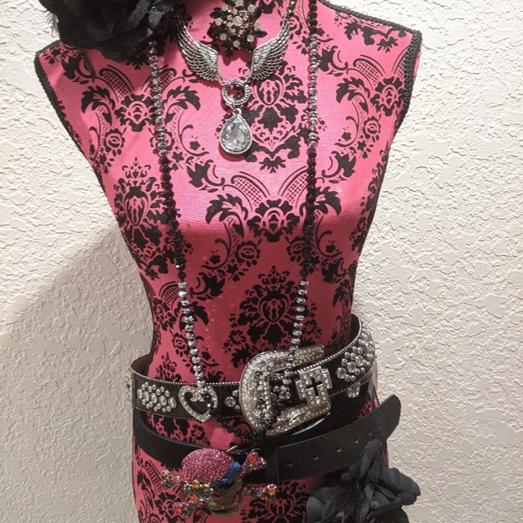 Meet your Posher, Tonya - Picture 1 of 1